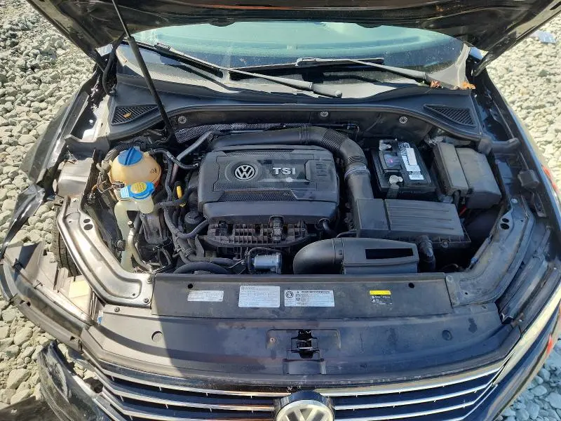 2016 VOLKSWAGEN PASSAT SE  