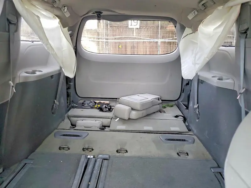2015 TOYOTA SIENNA XLE 8-PASSENGER  