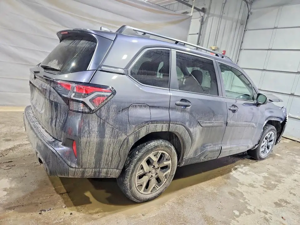 2025 SUBARU FORESTER   
