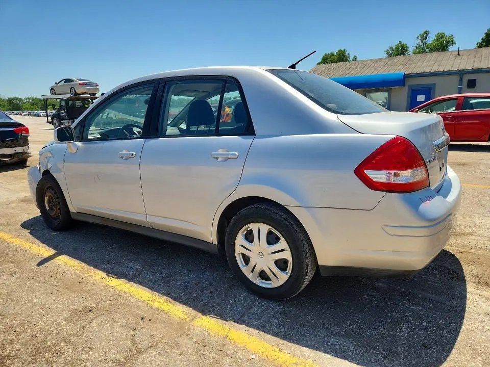 2011 NISSAN VERSA 1.8 S  