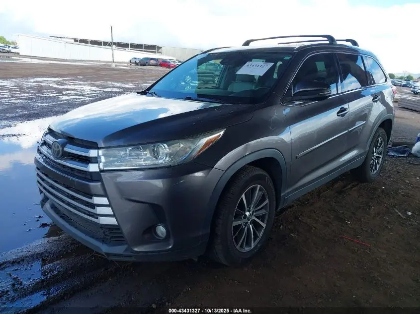 2019 TOYOTA HIGHLANDER XLE
