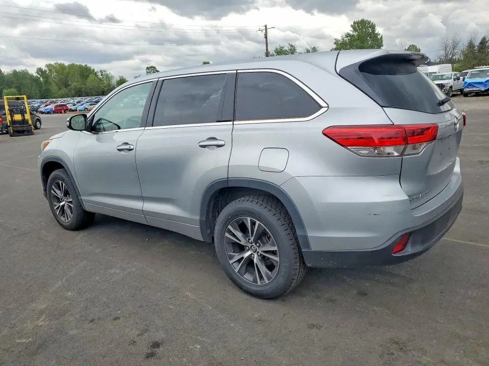 2017 TOYOTA HIGHLANDER LE  