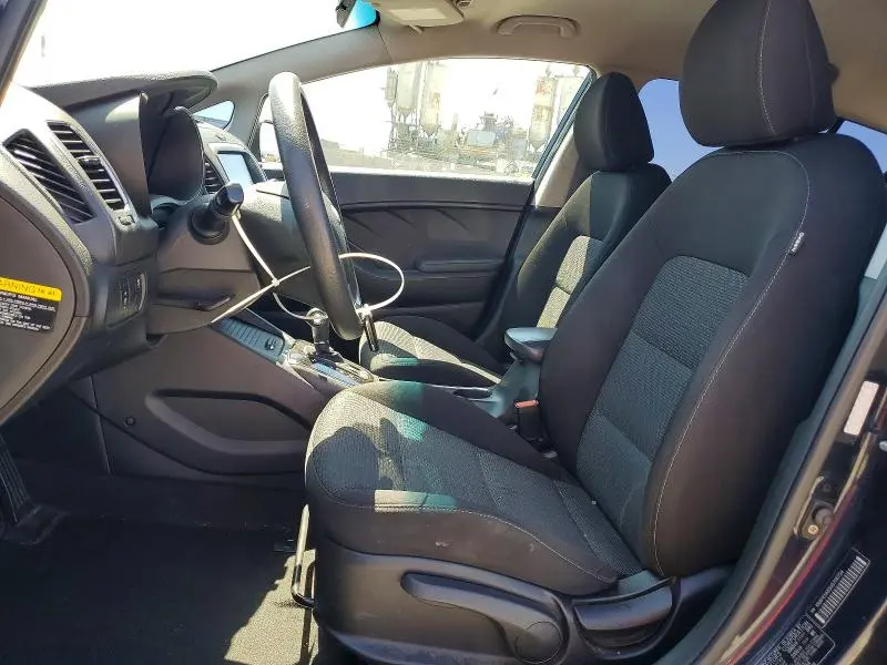 2017 KIA FORTE LX  
