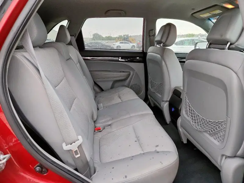 2011 KIA SORENTO BASE  