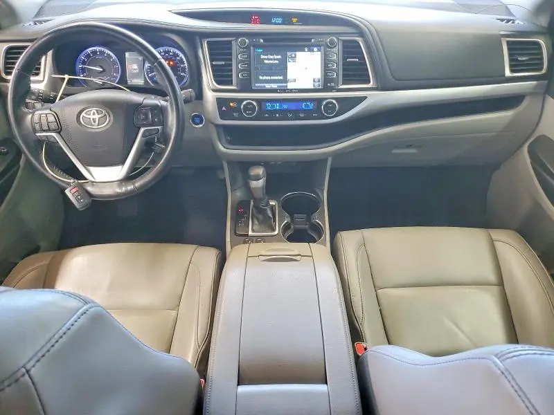 2019 TOYOTA HIGHLANDER XLE  