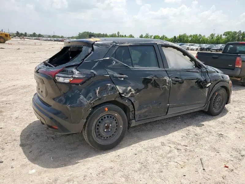 2022 NISSAN KICKS S  