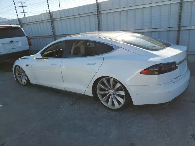 2015 TESLA MODEL S 85  