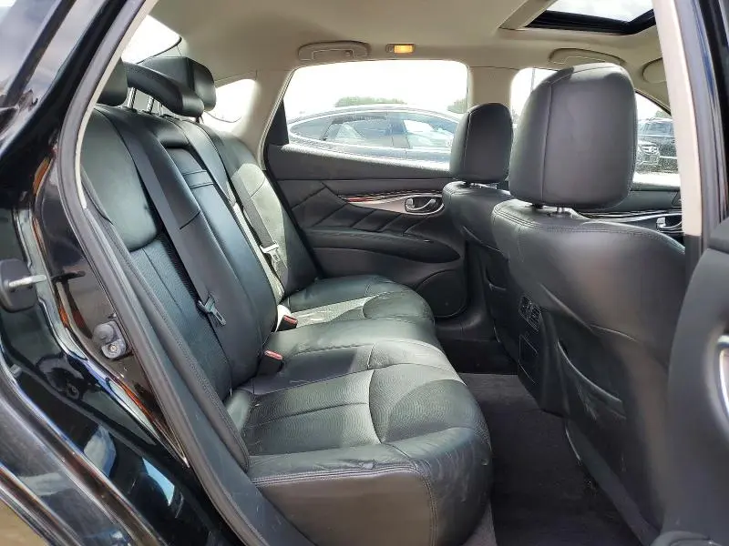 2011 INFINITI M37 X  