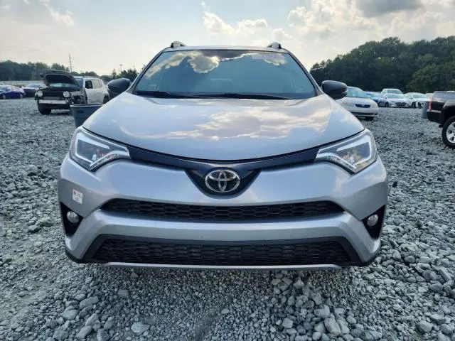 2018 TOYOTA RAV4 SE  
