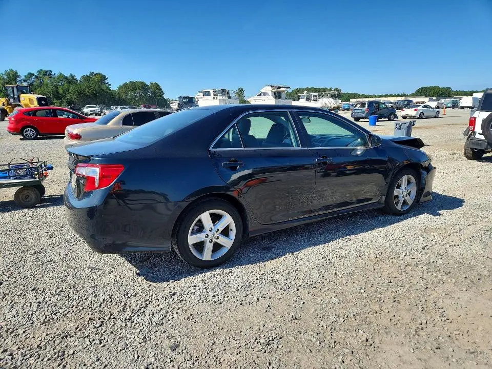 2014 TOYOTA CAMRY SE  