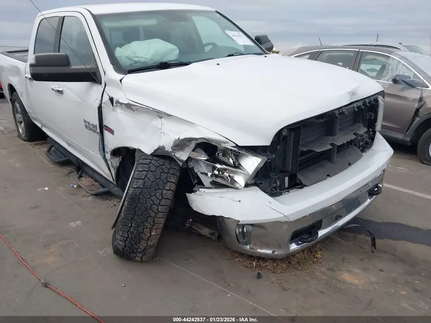 2018 RAM 1500 BIG HORN  4X4 6'4 BOX