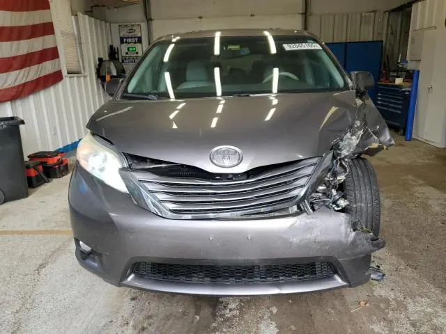 2011 TOYOTA SIENNA XLE  