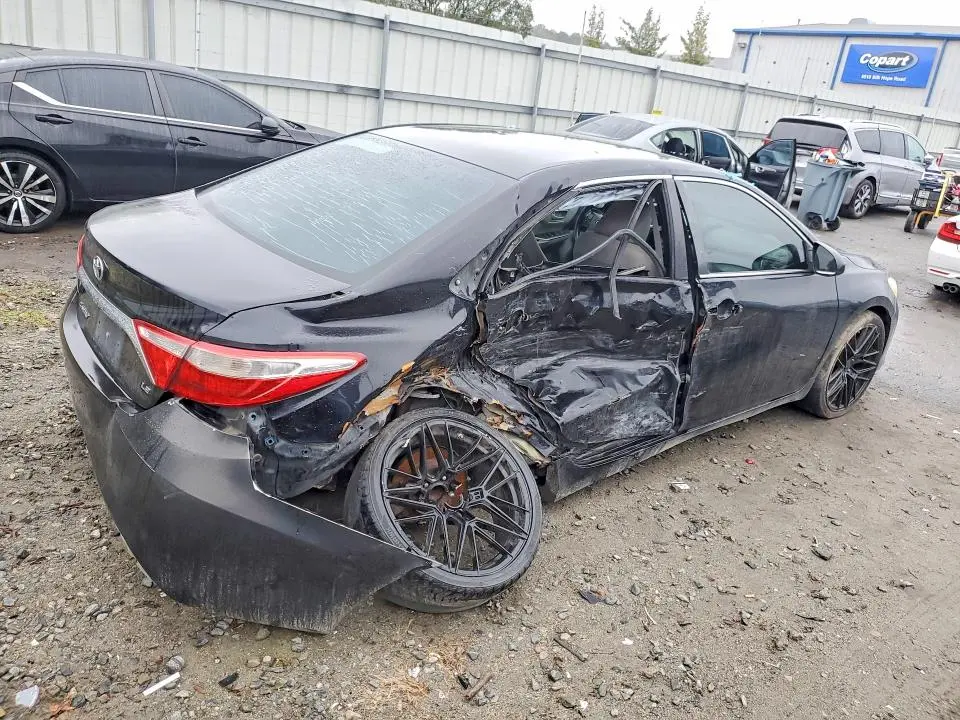 2015 TOYOTA CAMRY LE  