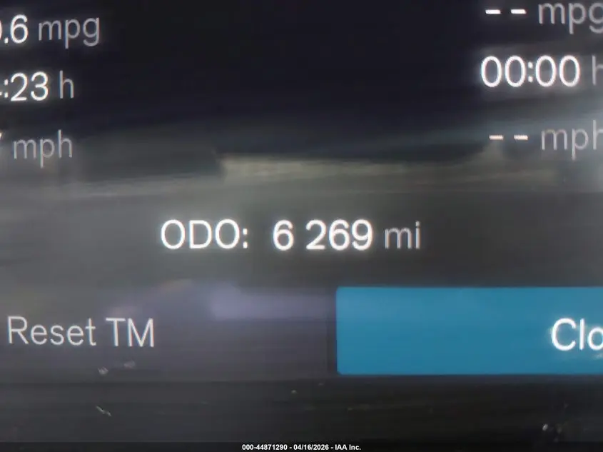2024 VOLVO XC40 B5 PLUS BRIGHT THEME