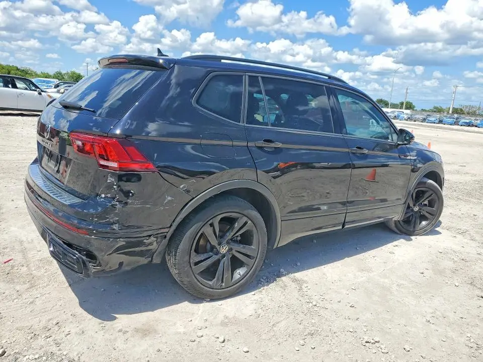 2023 VOLKSWAGEN TIGUAN SE R-LINE BLACK  