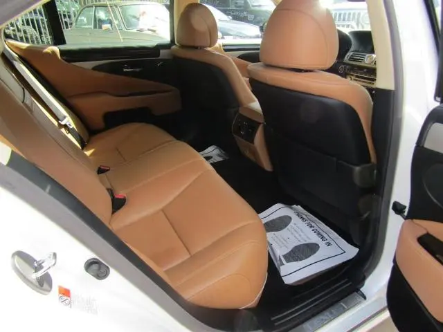2017 LEXUS LS 460  
