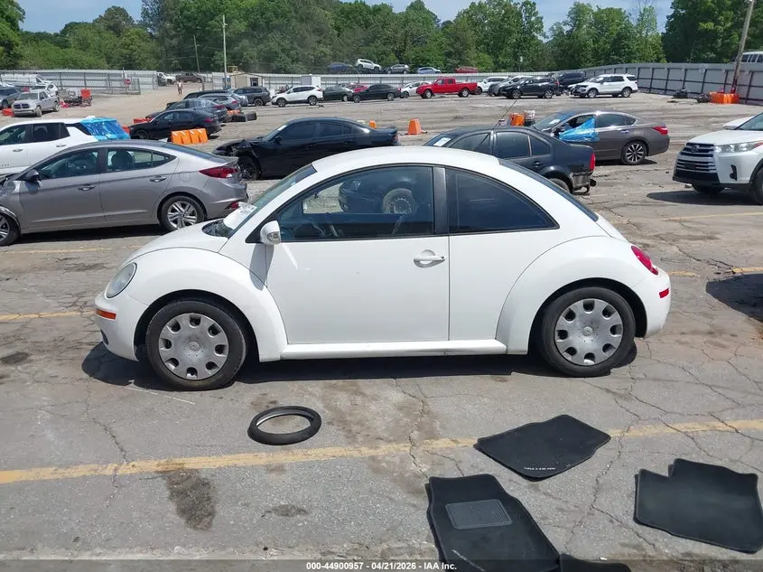 2010 VOLKSWAGEN NEW BEETLE 2.5L