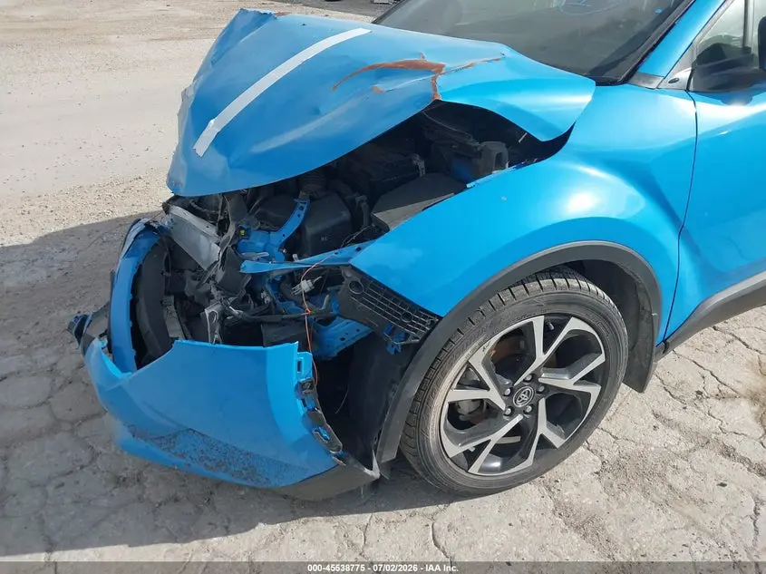 2019 TOYOTA C-HR XLE