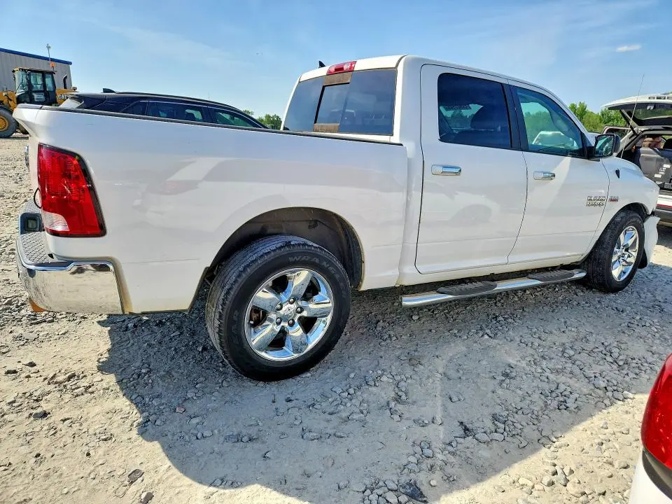 2017 RAM 1500 SLT  