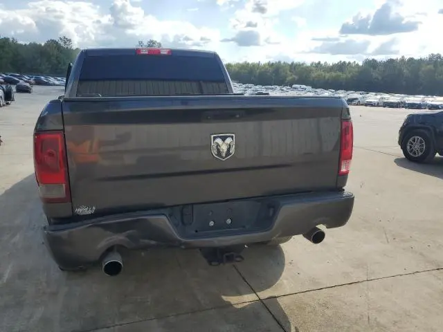 2016 RAM 1500 ST