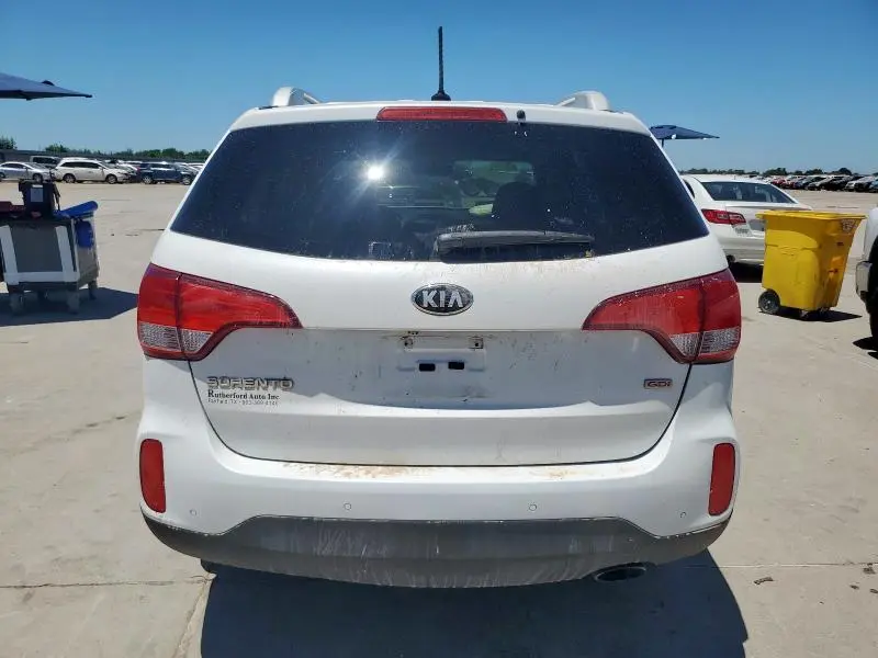 2015 KIA SORENTO LX  