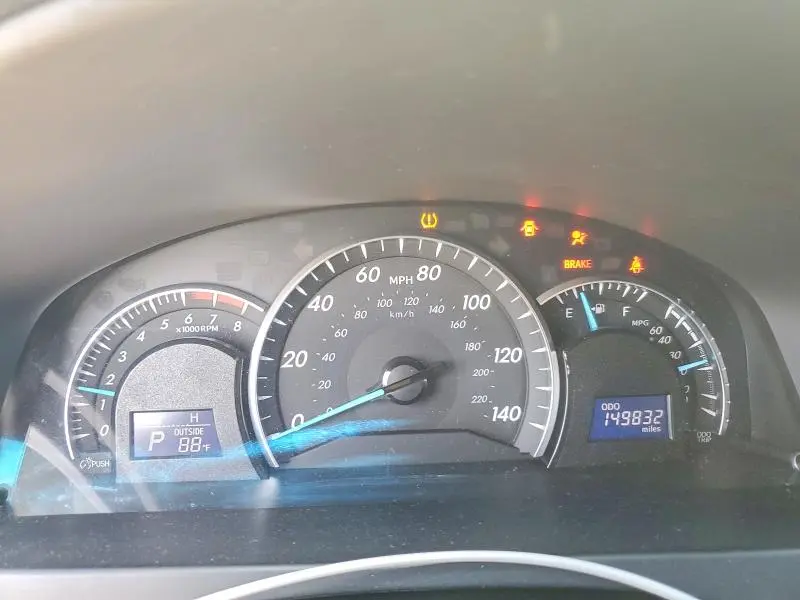 2013 TOYOTA CAMRY XLE  