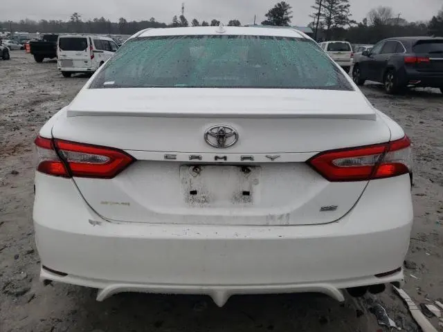 2020 TOYOTA CAMRY SE  