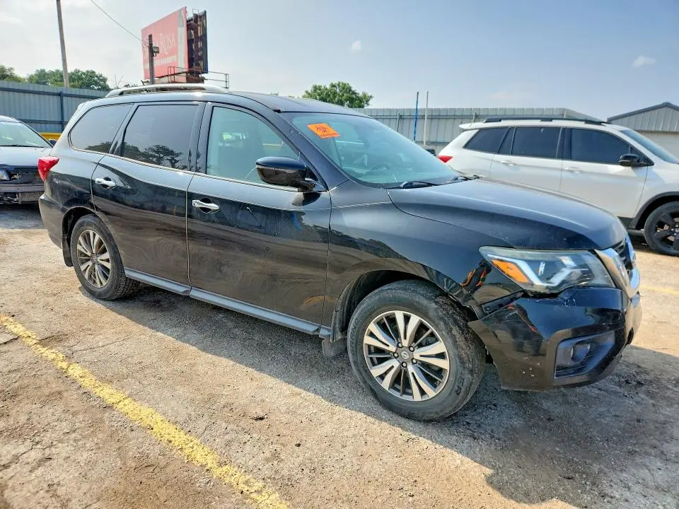 2017 NISSAN PATHFINDER SV  