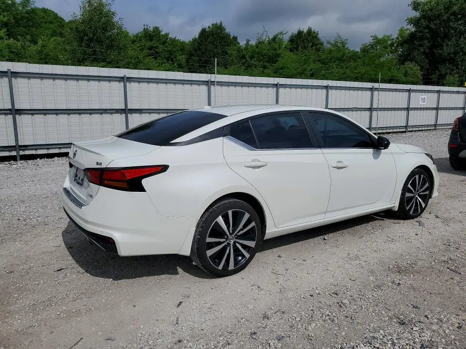 2022 NISSAN ALTIMA SR  