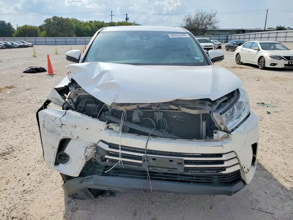 2019 TOYOTA HIGHLANDER LE  