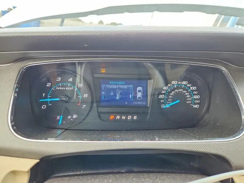 2015 FORD TAURUS SE  
