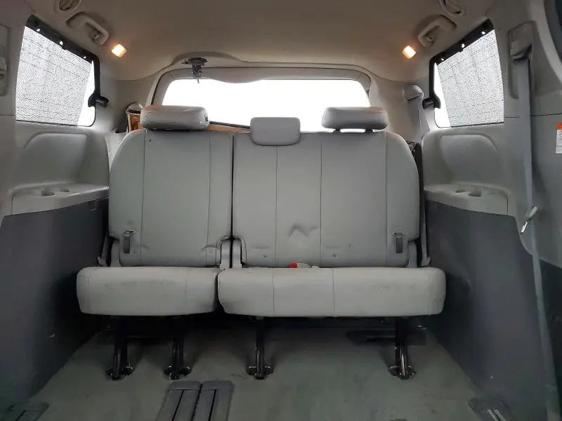 2017 TOYOTA SIENNA XLE  