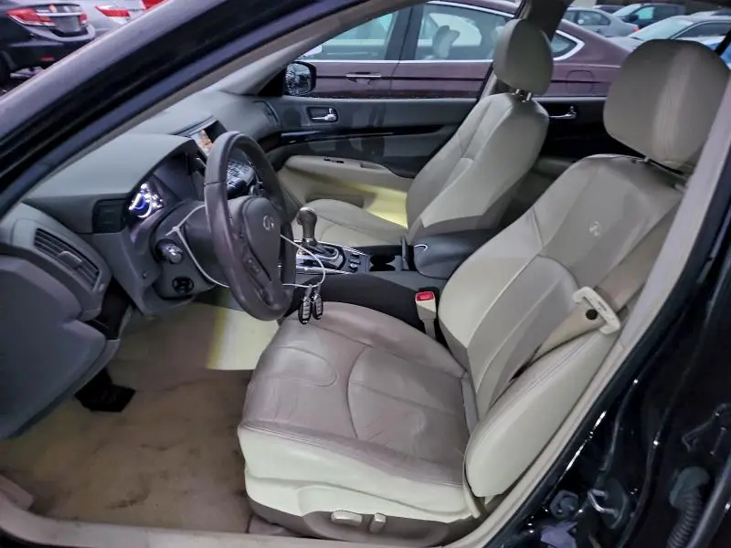 2010 INFINITI G37   