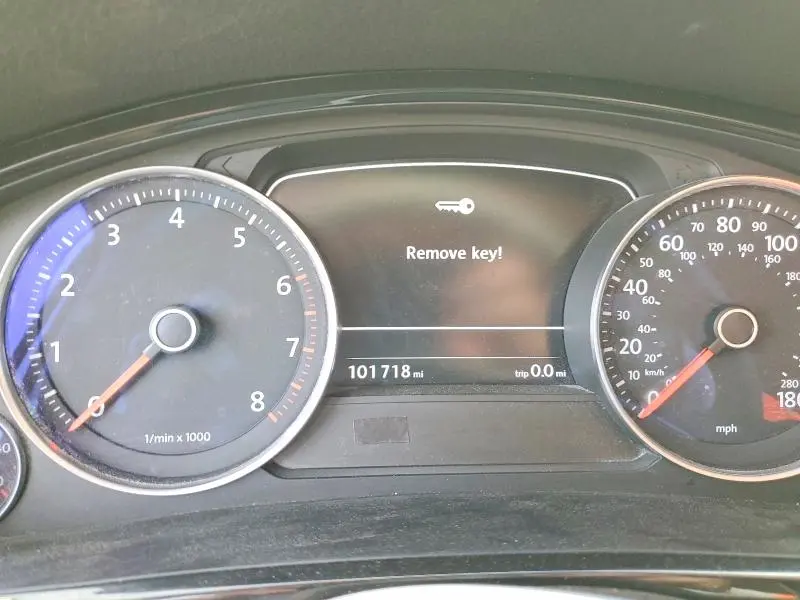 2013 VOLKSWAGEN TOUAREG   