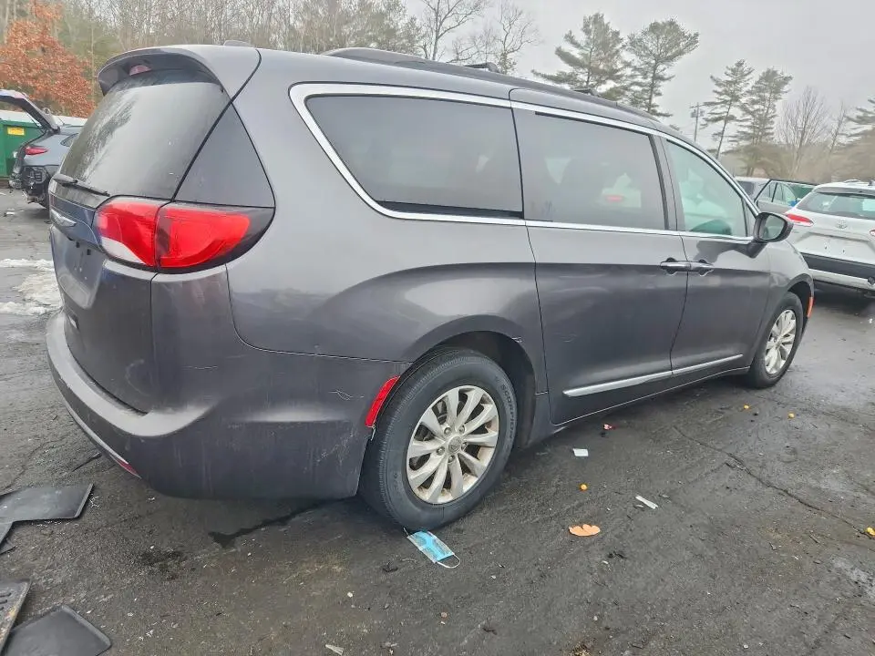 2017 CHRYSLER PACIFICA TOURING L  