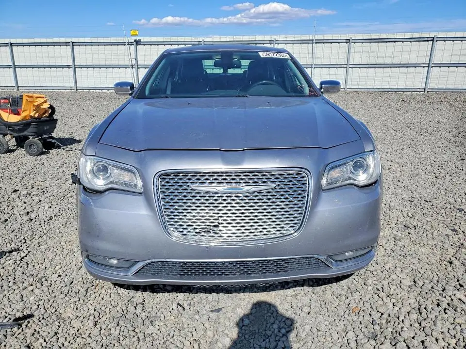 2016 CHRYSLER 300C   