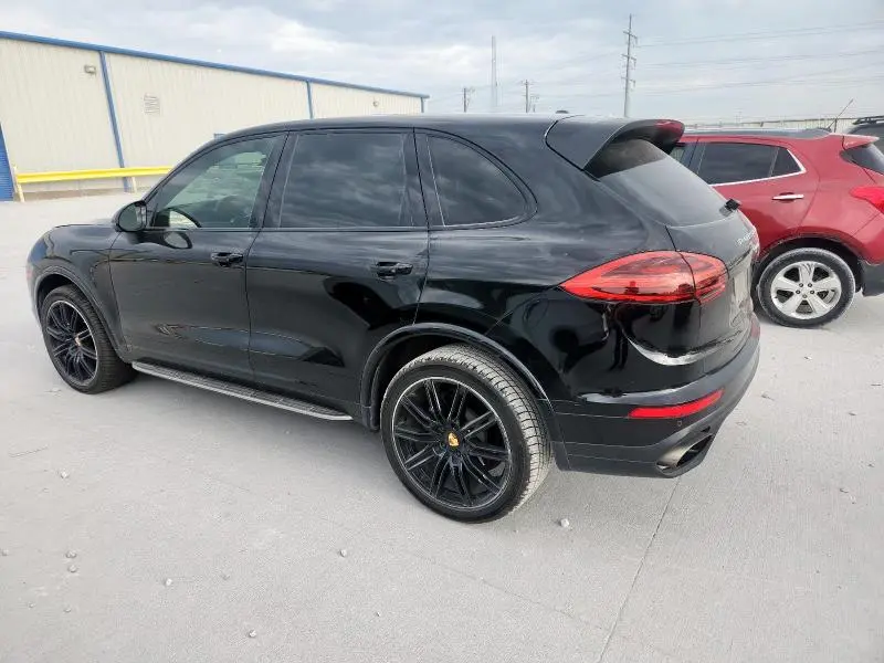 2017 PORSCHE CAYENNE   