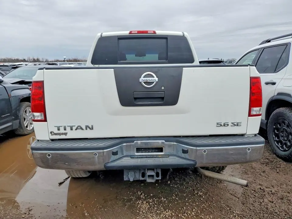 2010 NISSAN TITAN SE  