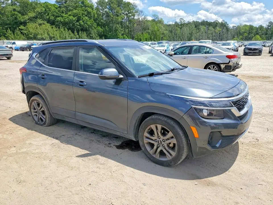 2023 KIA SELTOS S  