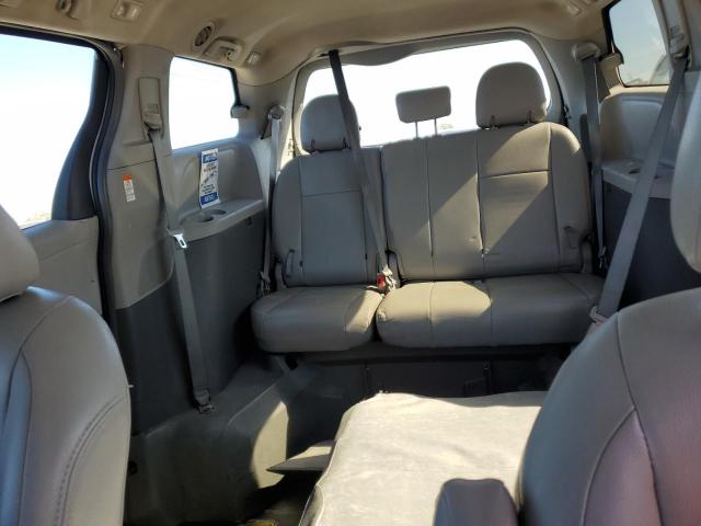 2016 TOYOTA SIENNA 