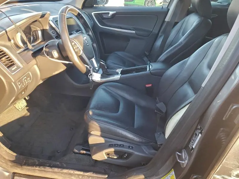 2016 VOLVO XC60 T6 PREMIER  