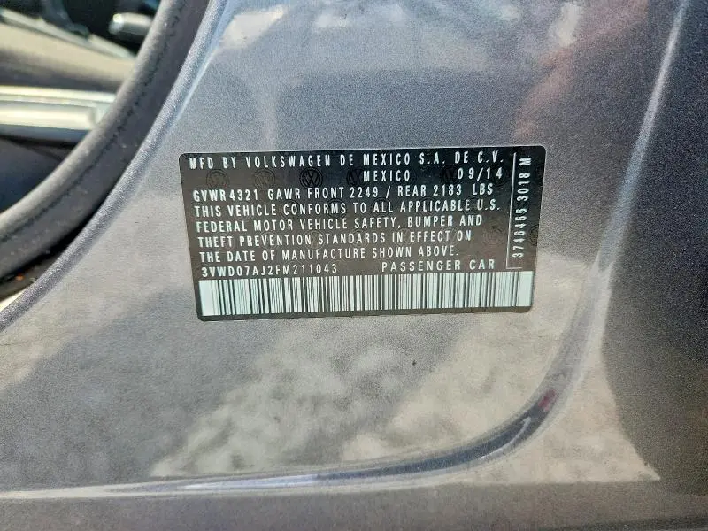 2015 VOLKSWAGEN JETTA SE  