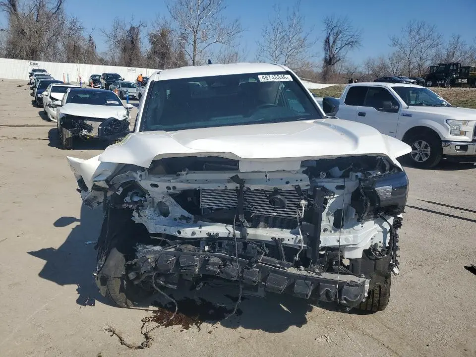 2024 TOYOTA TACOMA SR  