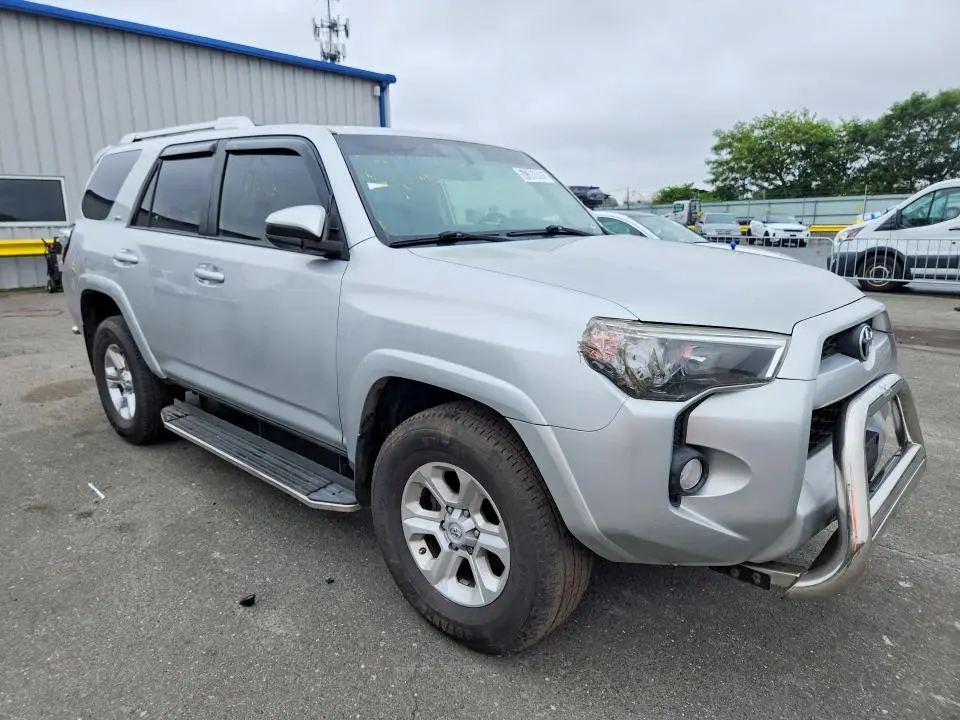 2015 TOYOTA 4RUNNER SR5  