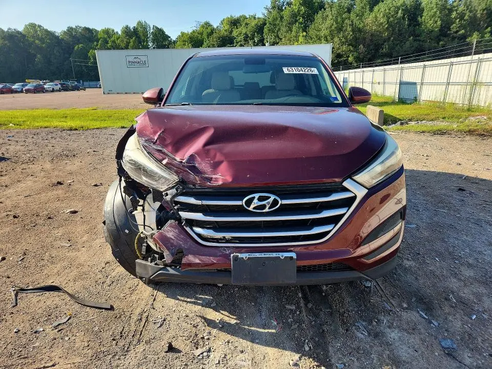 2017 HYUNDAI TUCSON SE  