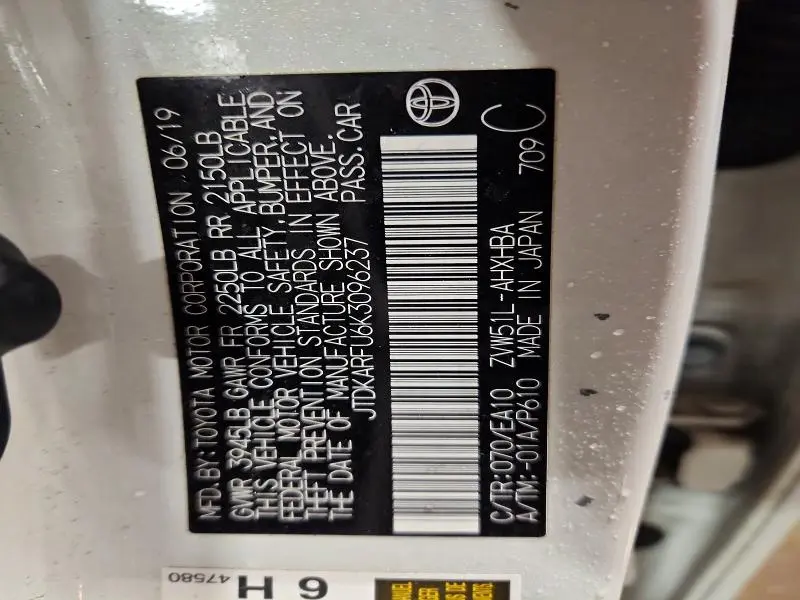 2019 TOYOTA PRIUS XLE  