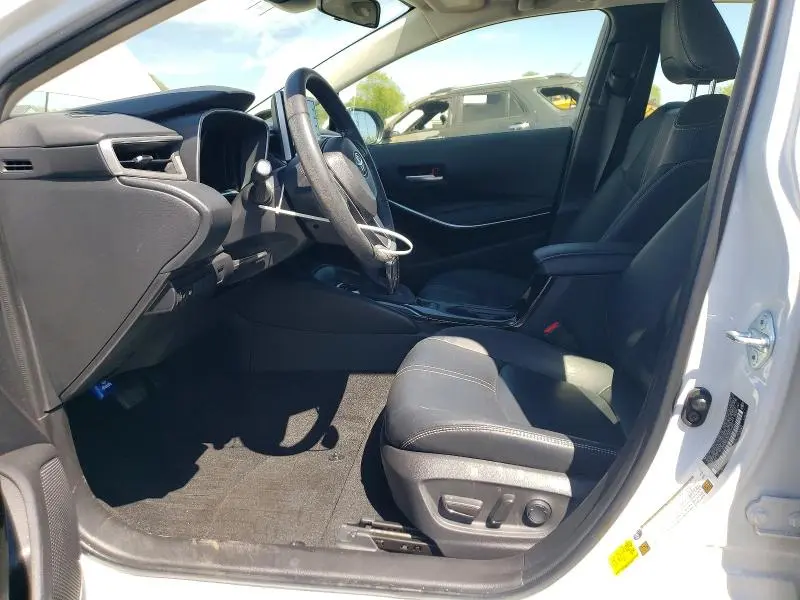2022 TOYOTA COROLLA XLE  