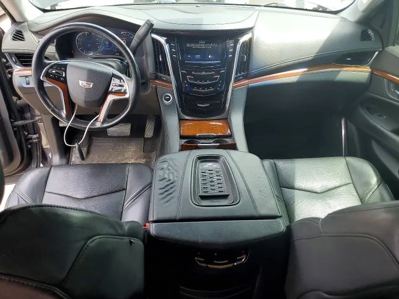 2017 CADILLAC ESCALADE LUXURY  