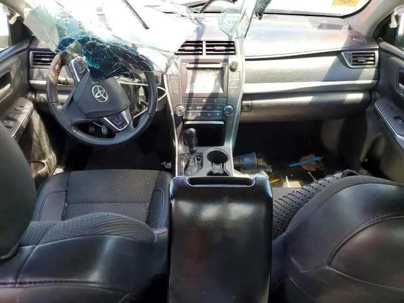 2016 TOYOTA CAMRY SE  