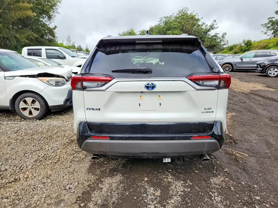 2020 TOYOTA RAV4 XSE  